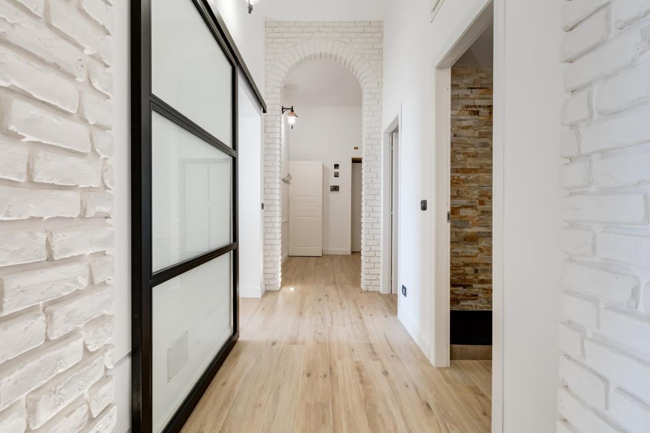 Bmga L Glam Industrial 3-Bed Apartment In Termini Rome Exterior photo