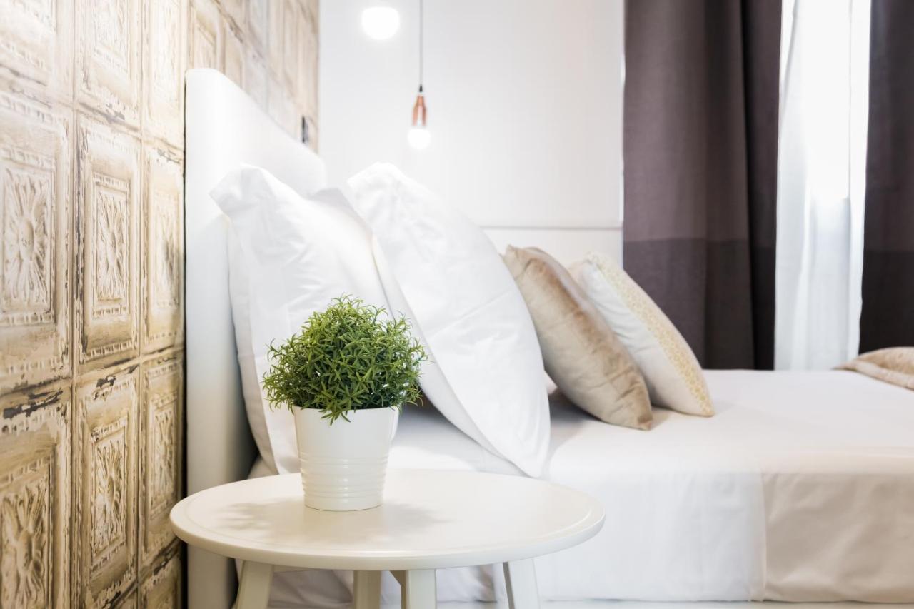 Bmga L Glam Industrial 3-Bed Apartment In Termini Rome Exterior photo
