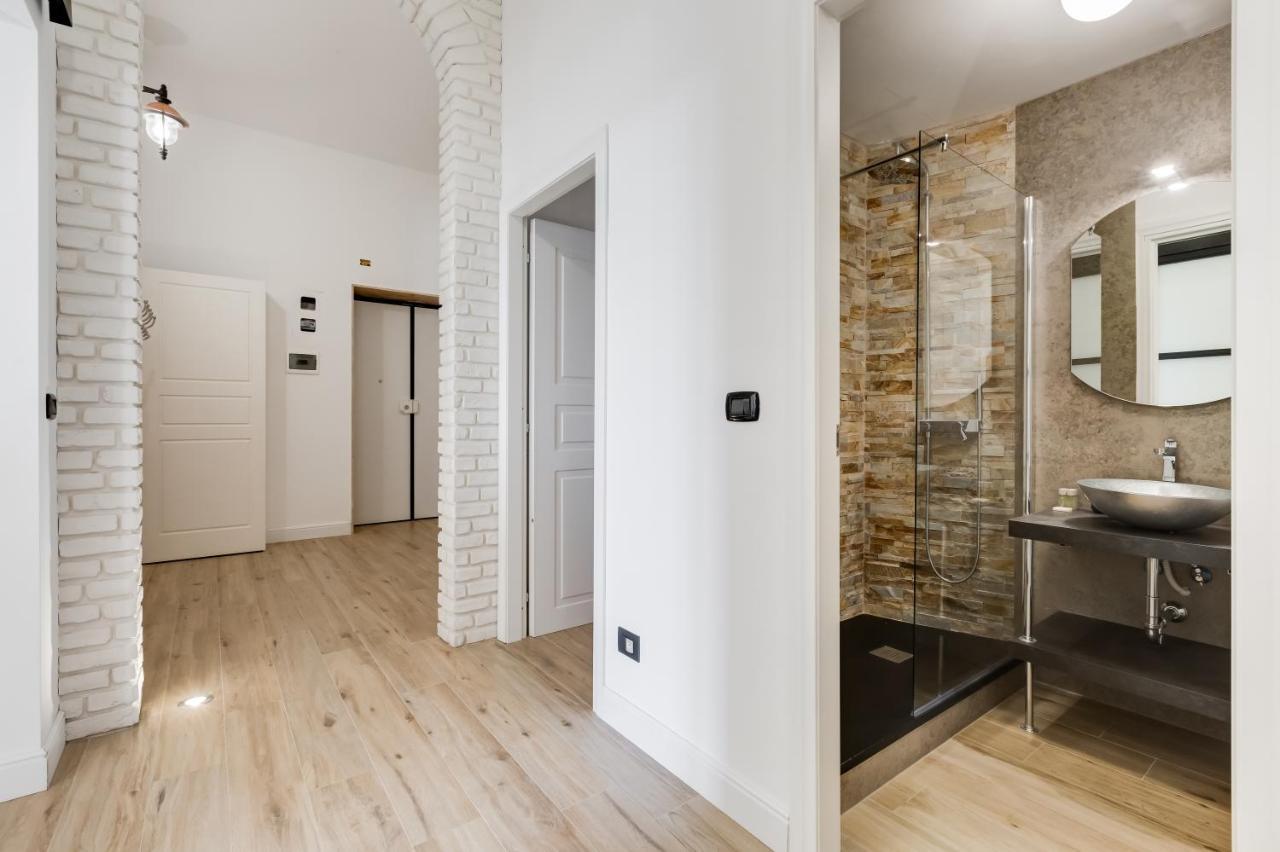Bmga L Glam Industrial 3-Bed Apartment In Termini Rome Exterior photo