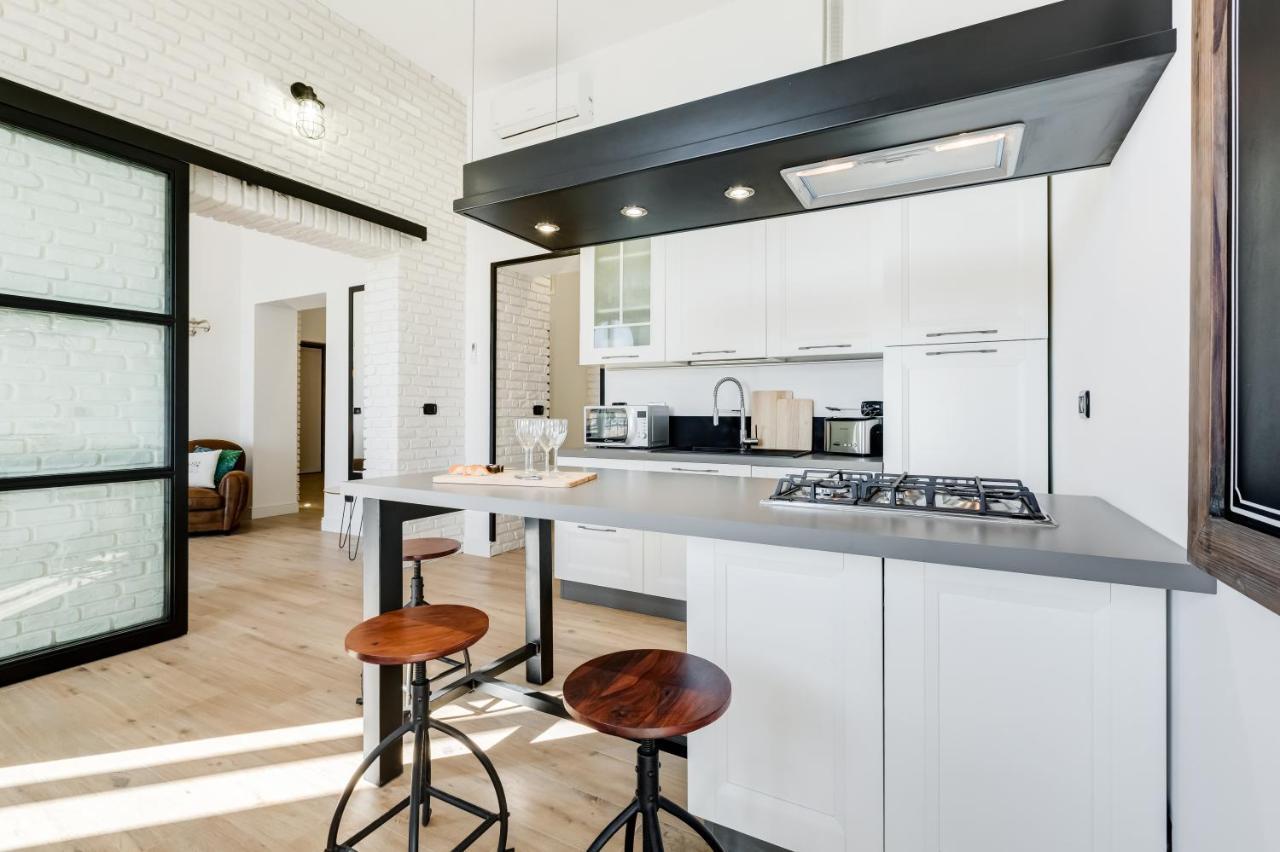 Bmga L Glam Industrial 3-Bed Apartment In Termini Rome Exterior photo