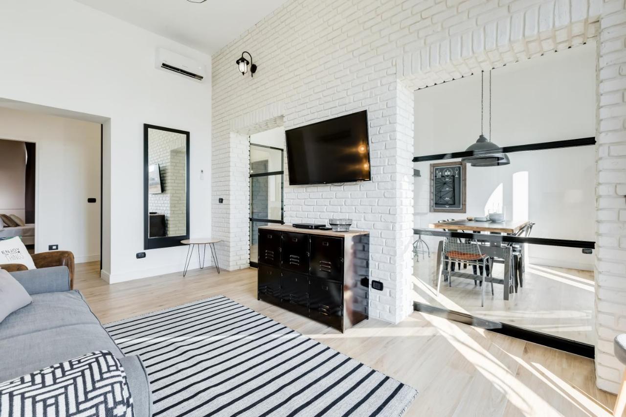 Bmga L Glam Industrial 3-Bed Apartment In Termini Rome Exterior photo