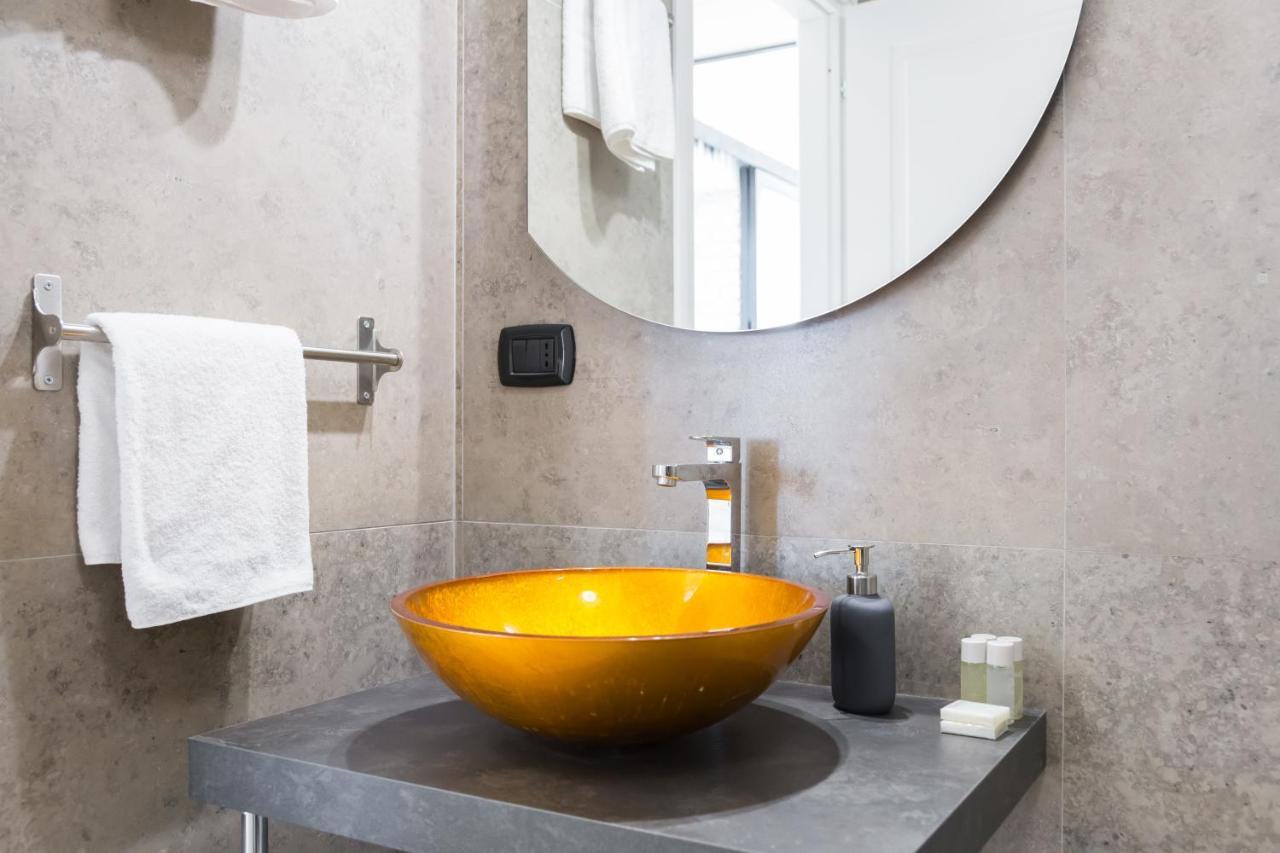 Bmga L Glam Industrial 3-Bed Apartment In Termini Rome Exterior photo